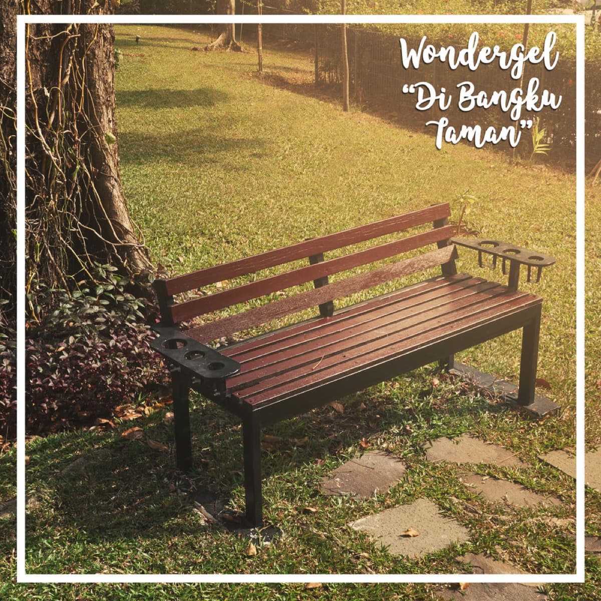 Sampul Di Bangku Taman